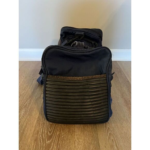 Vintage Nike Gray Tag Blue Duffle Gym Bag Zip Shoulder Strap - Picture 3 of 6